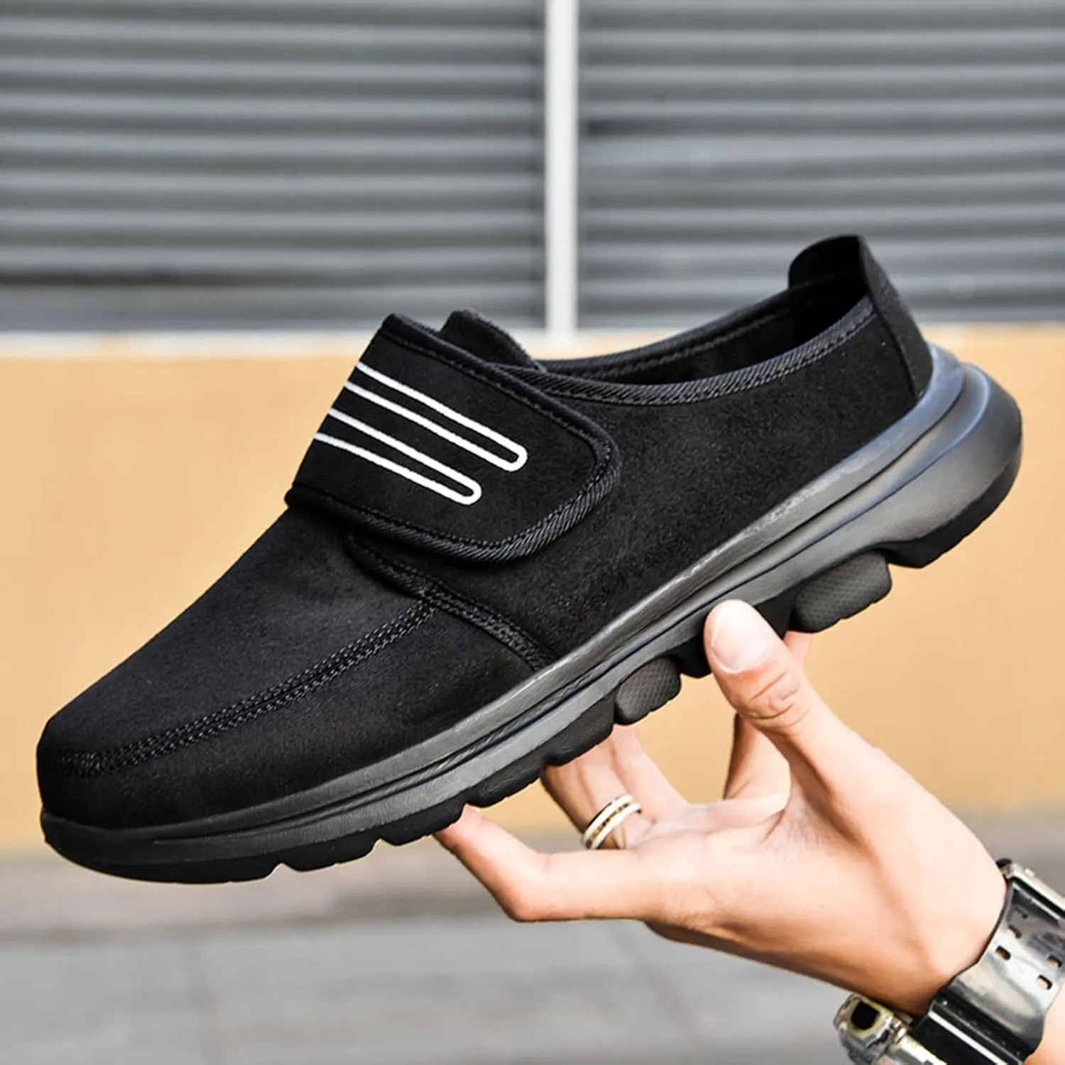 2022 New Couple Men's Autumn and Winter Walking Lightweight Soft Sole Non Slip Cover Heel Mens Casual Slip on Shoes Wide Men'
