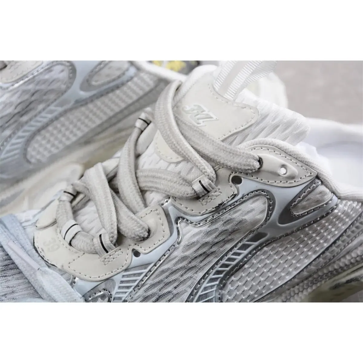 3XL EGGSHELL Remote-controlled WHITE MULE High-security x BALENCIAGA