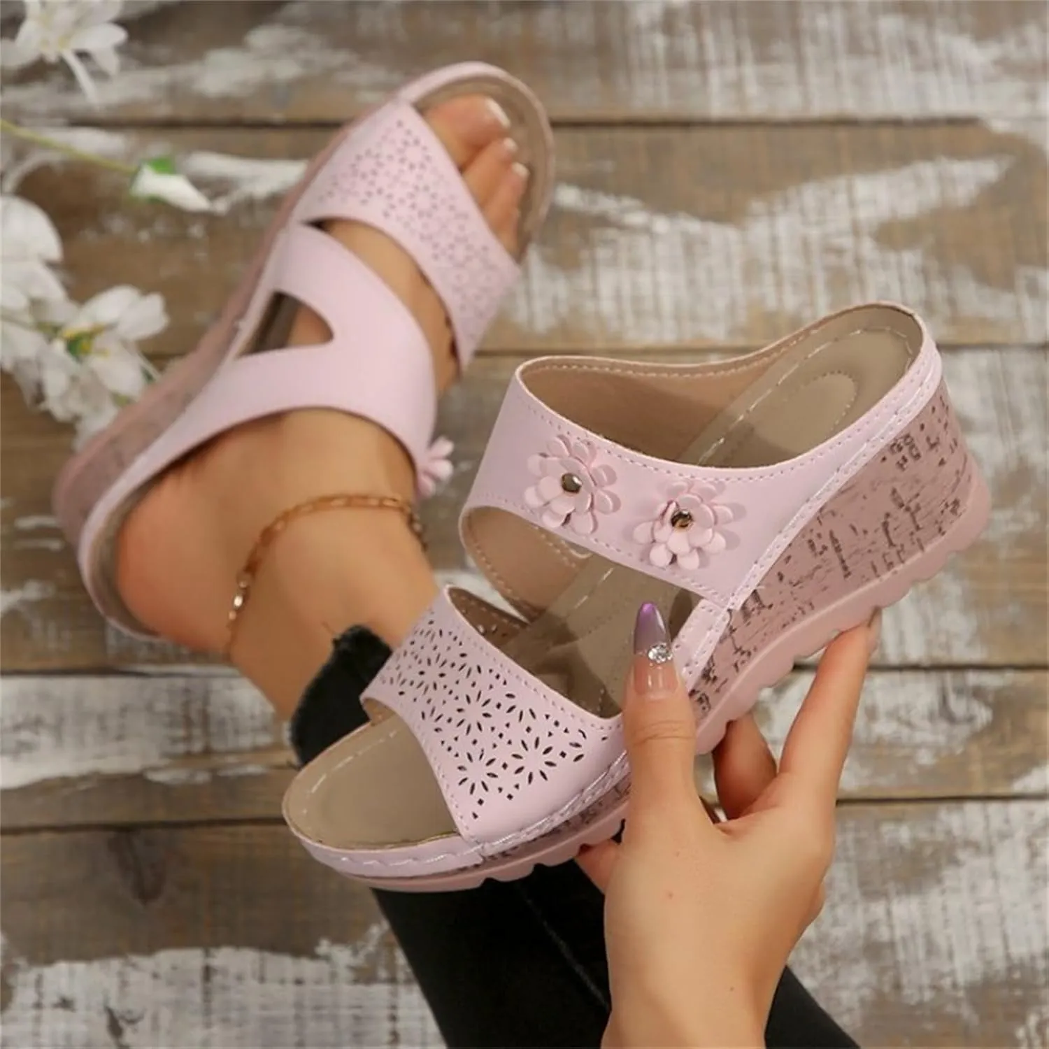Casual Sandals for Women Comfortable Open Toe One Band Dressy Flats Sandals Summer Lightweight Ankle Strap Walking Shoes Fashion Hollow Out Slip On Chunky Heel Slippers