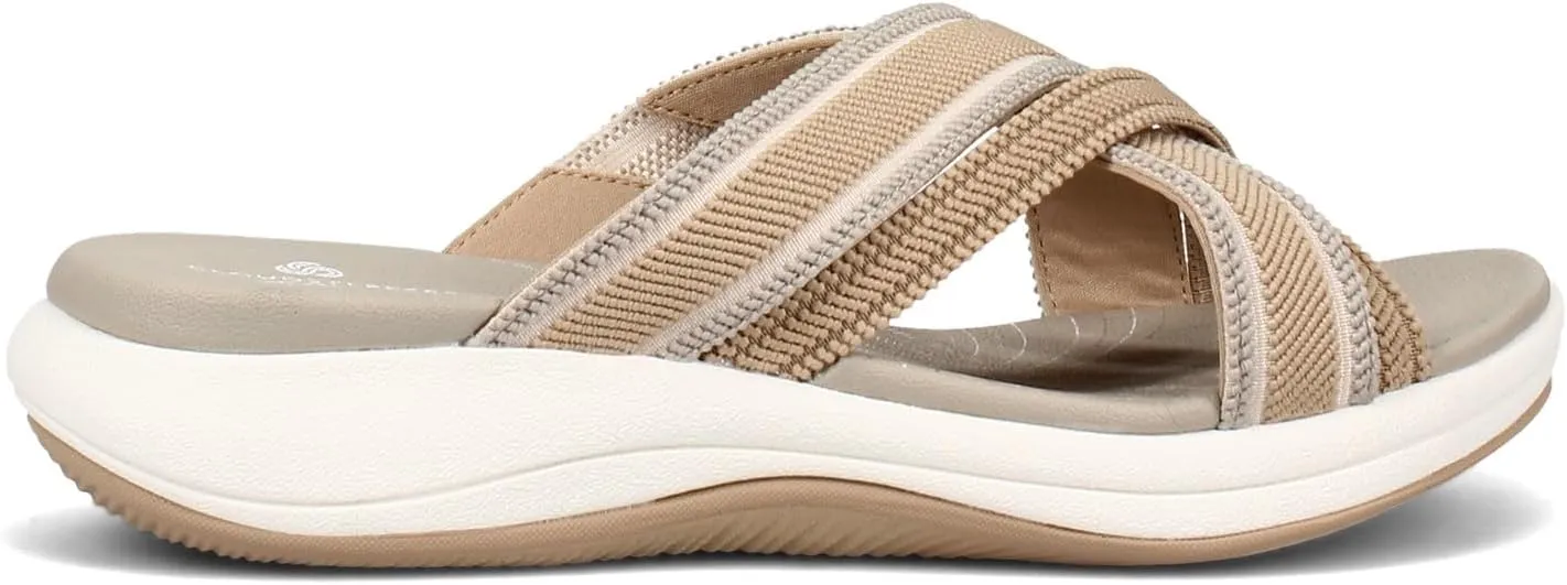 Clarks Women's Roseville Bay Flat Sandal