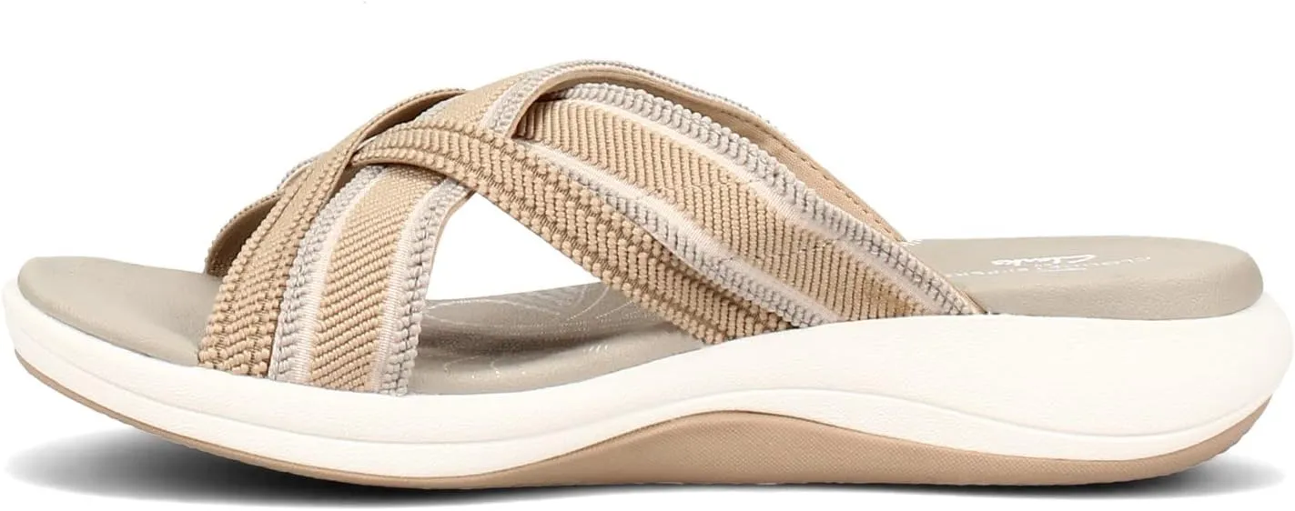 Clarks Women's Roseville Bay Flat Sandal