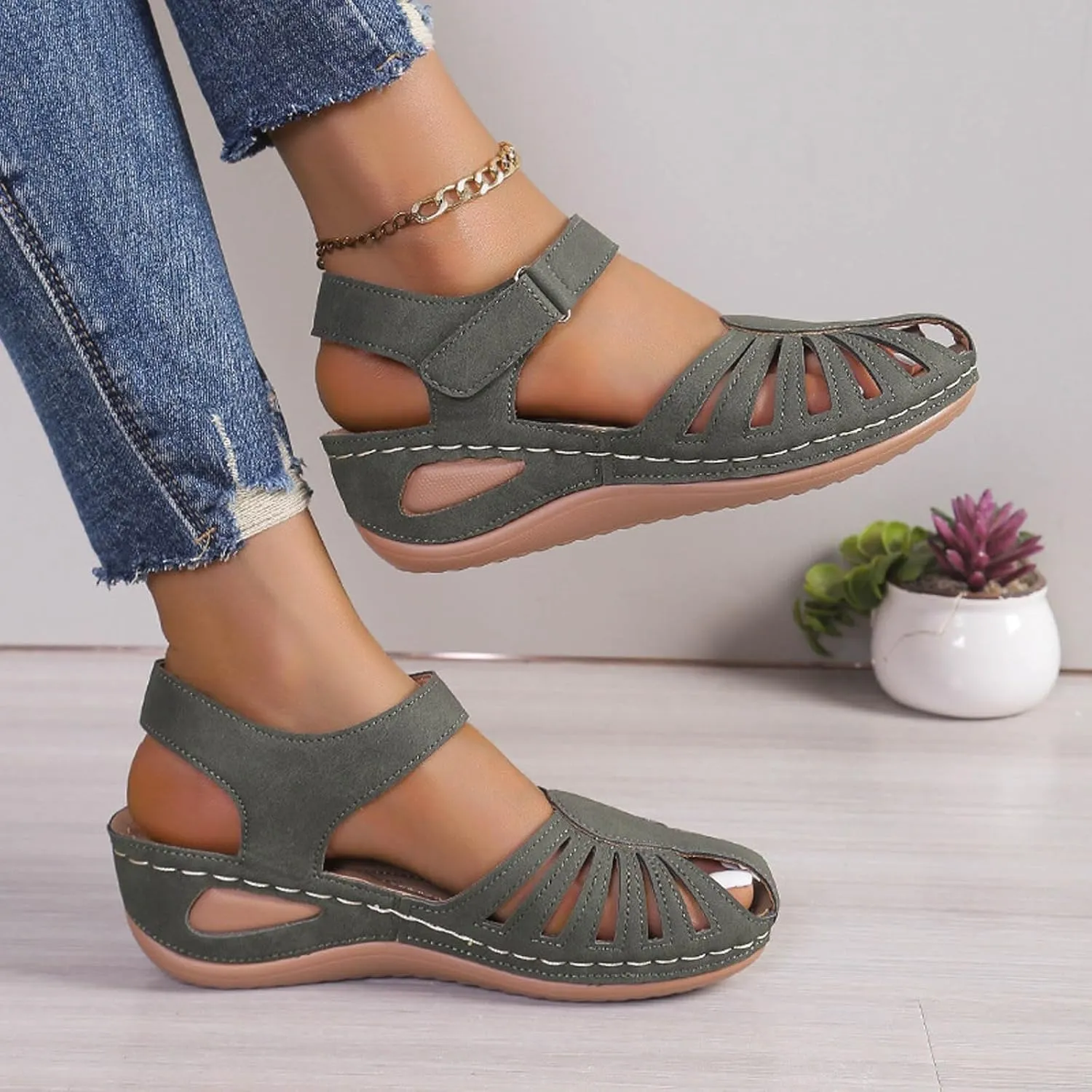 Closed Toe Wedges Heels for Women Dressy Summer 2025 Womens Sandals Wedge Shoes Comfortable Ankle Strap Platform Sandal Casual Bohemia Gladiator Outdoor Wedges for Vacation Party