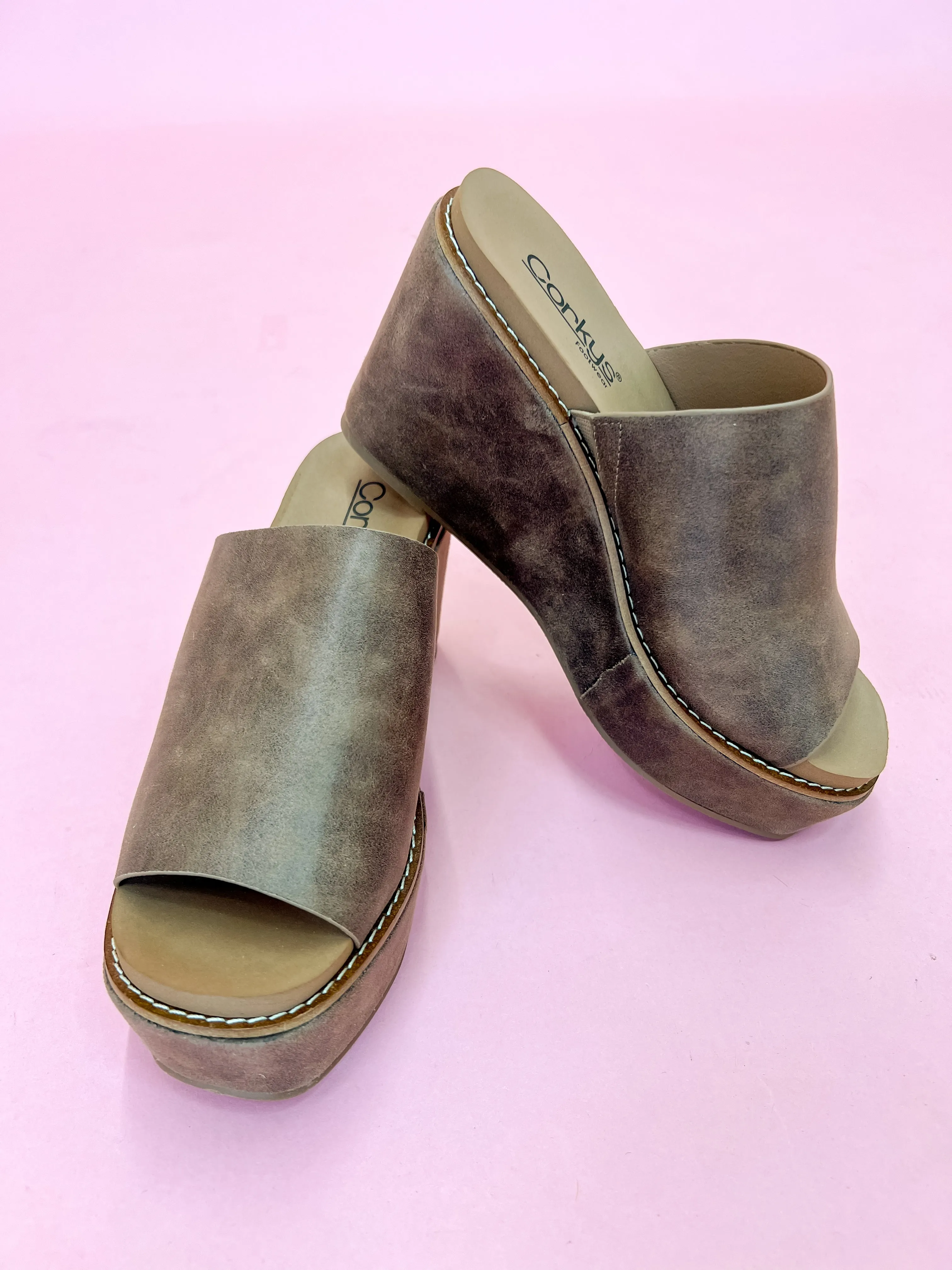 [Corky's] Mugshot Wedge - Tan