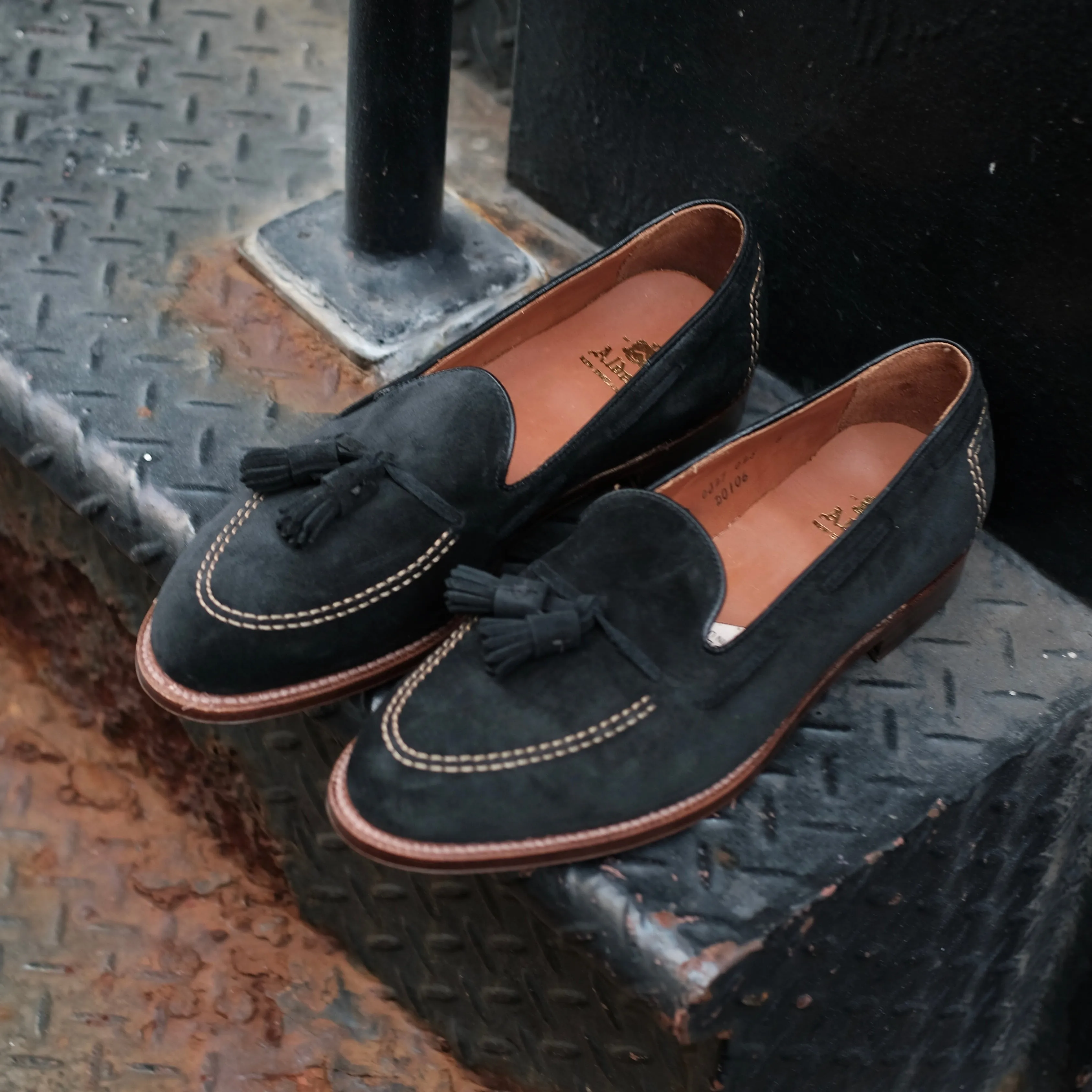 D0106 - Black Suede Tassel Loafer