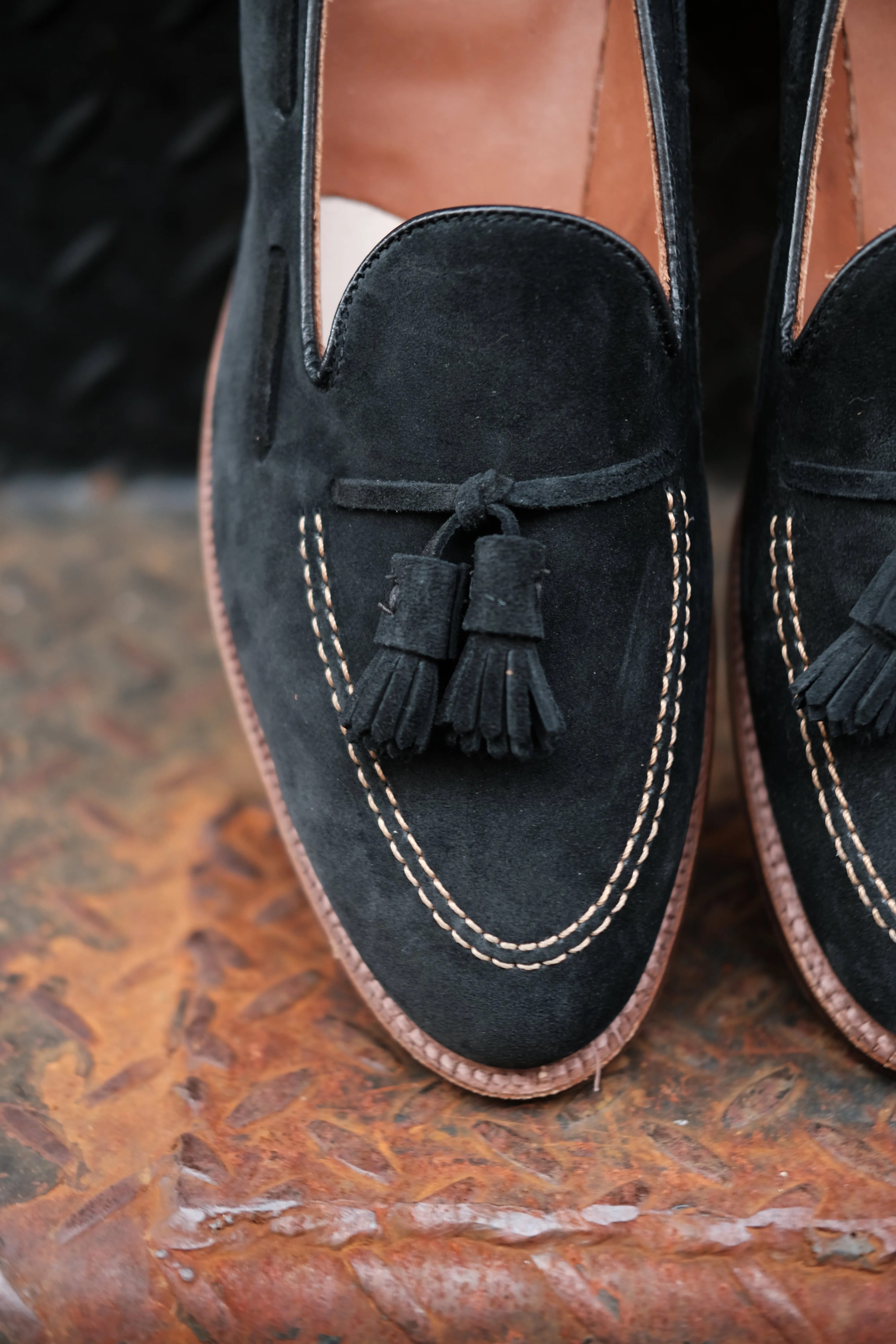D0106 - Black Suede Tassel Loafer