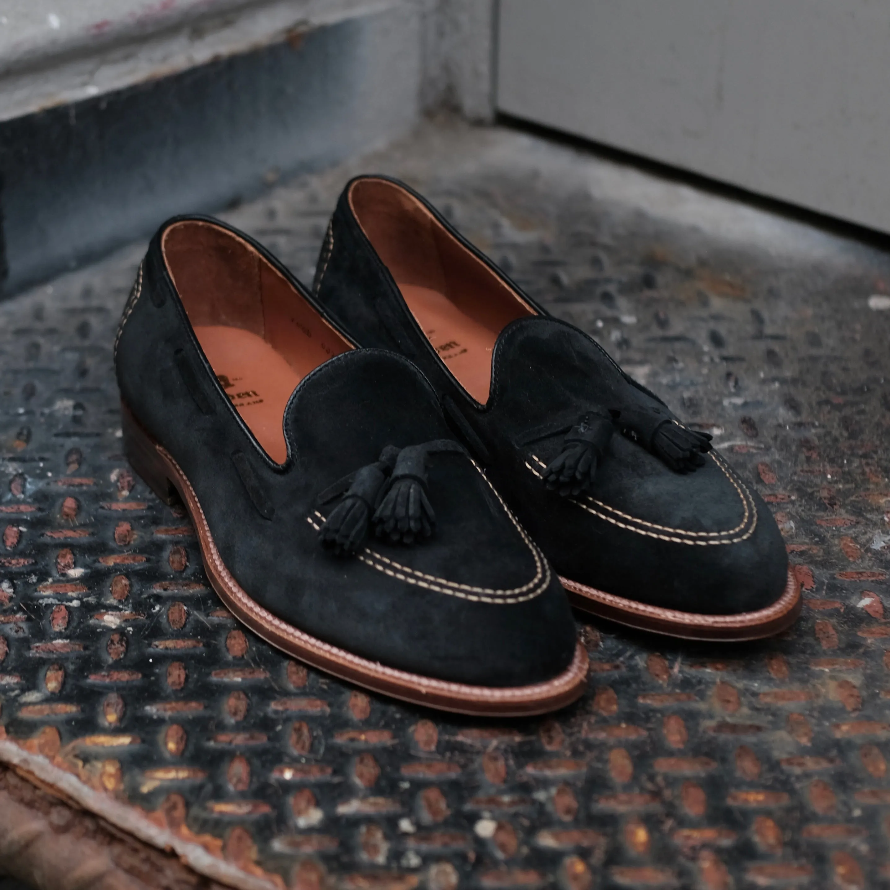 D0106 - Black Suede Tassel Loafer