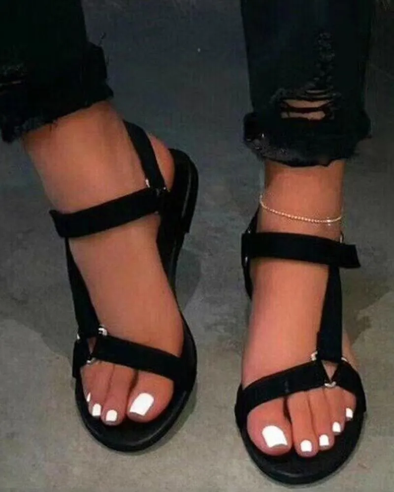 Entspannte und stützende orthopädische Sandalen