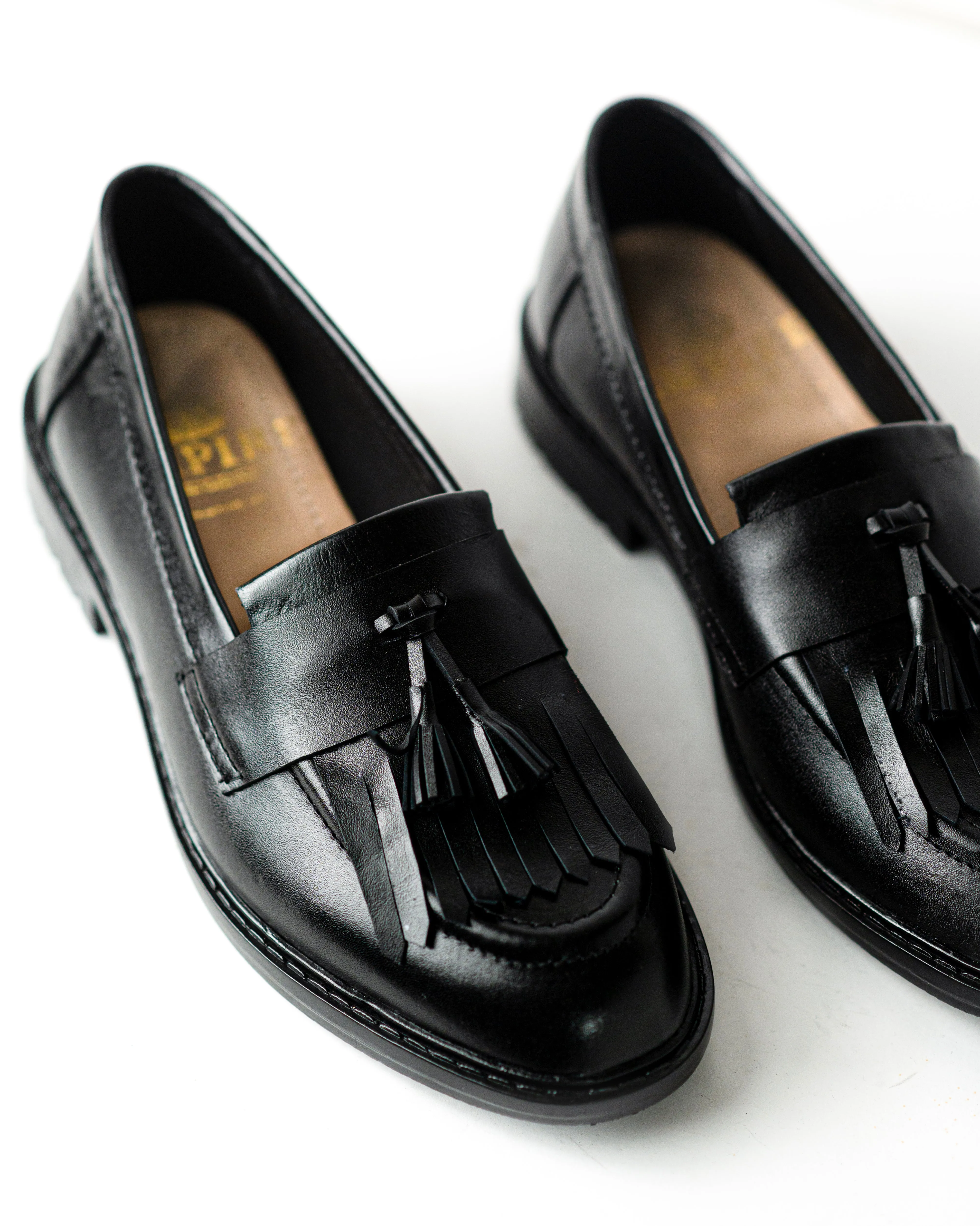 Hi-Shine Tassel (Black)