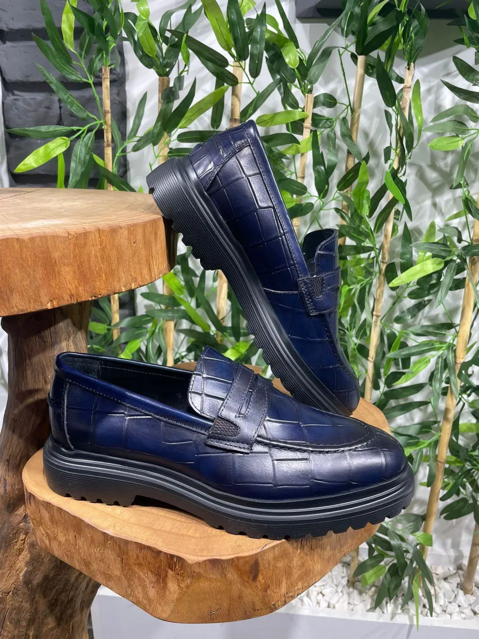 HolloShoe Men's Navy Blue Crocodile-Embossed Penny Loafers