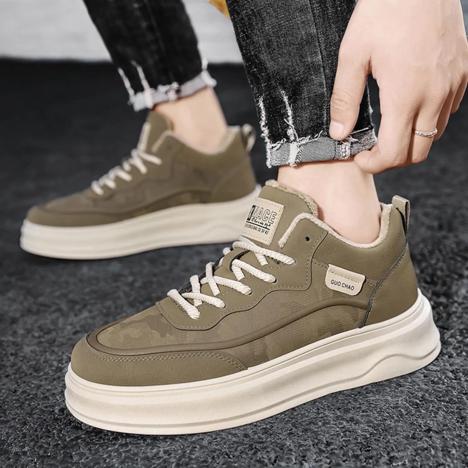 Mens Fashion Suede Leather Lace Up Platform Fur Lined Sneakers Casual Retro Warm Round Toe Non Slip Flats Walking Shoes for Daily Travel