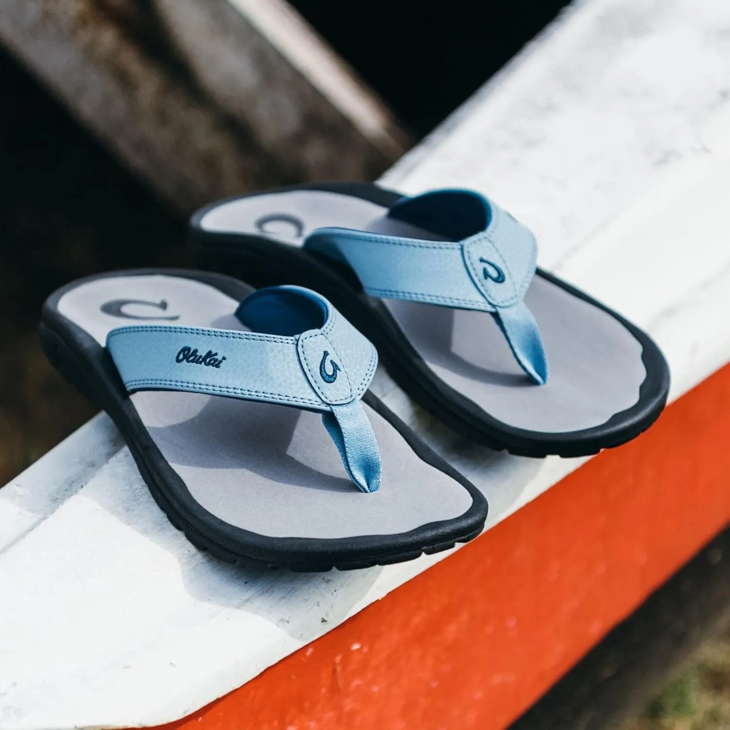 OLUKAI Ohana Men's Beach Sandals, Water Resistant Flip Flops, Arch Support & Comfort Fit, Lightweight & Durable, Enhanced Grip & Traction