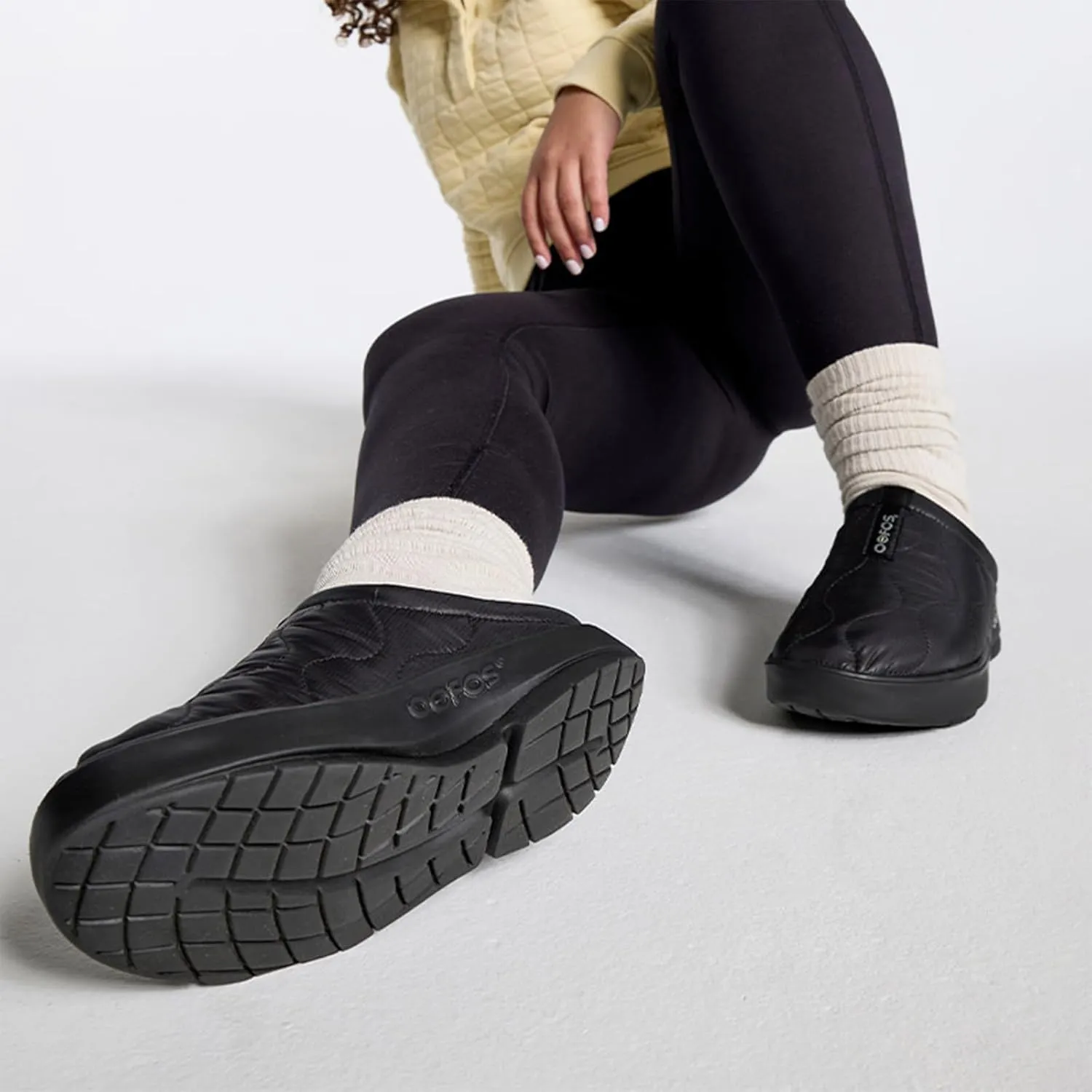 OOFOS Women's Oocoozie Thermo Mule Shoe