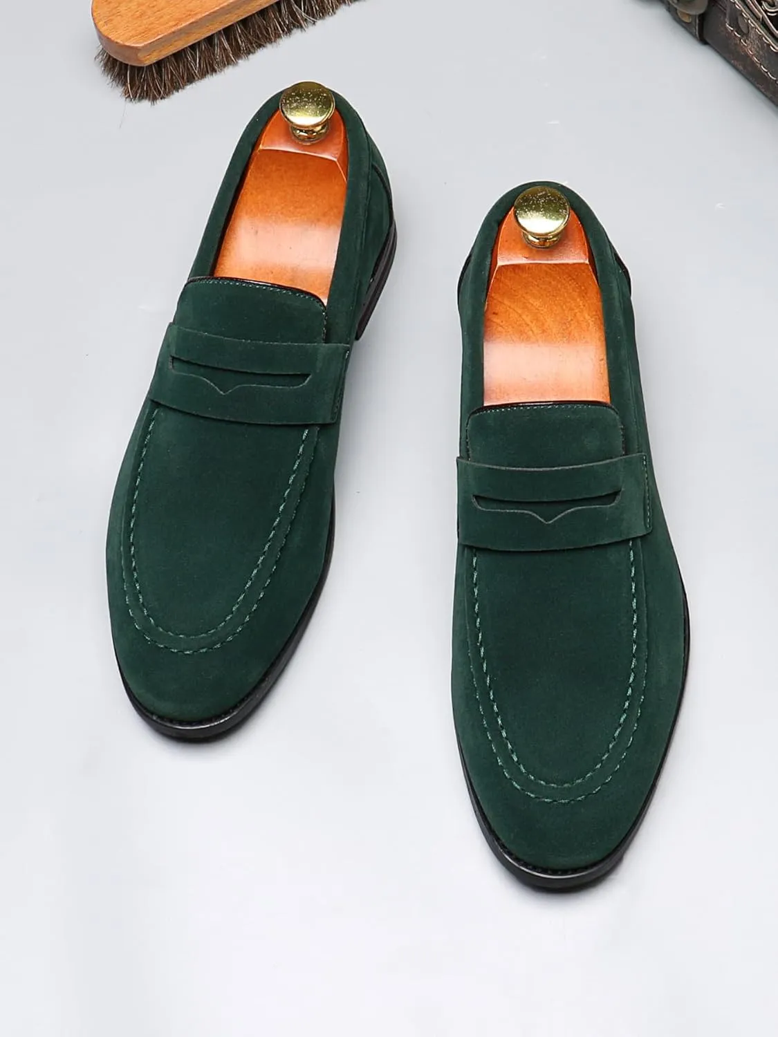 Santimon Penny Loafers for Men, PU Velvet Leather, Moc Toe, Slip-On Dress Casual Office Shoes