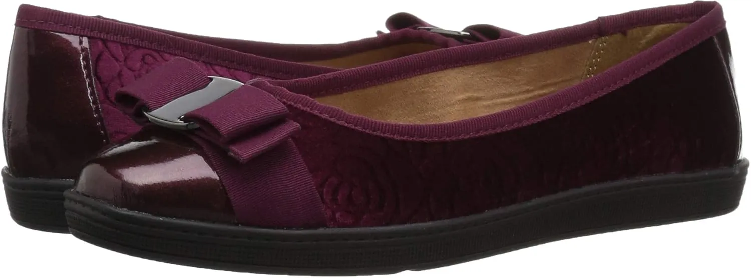 Soft Style Women's Faeth Ballet Flat