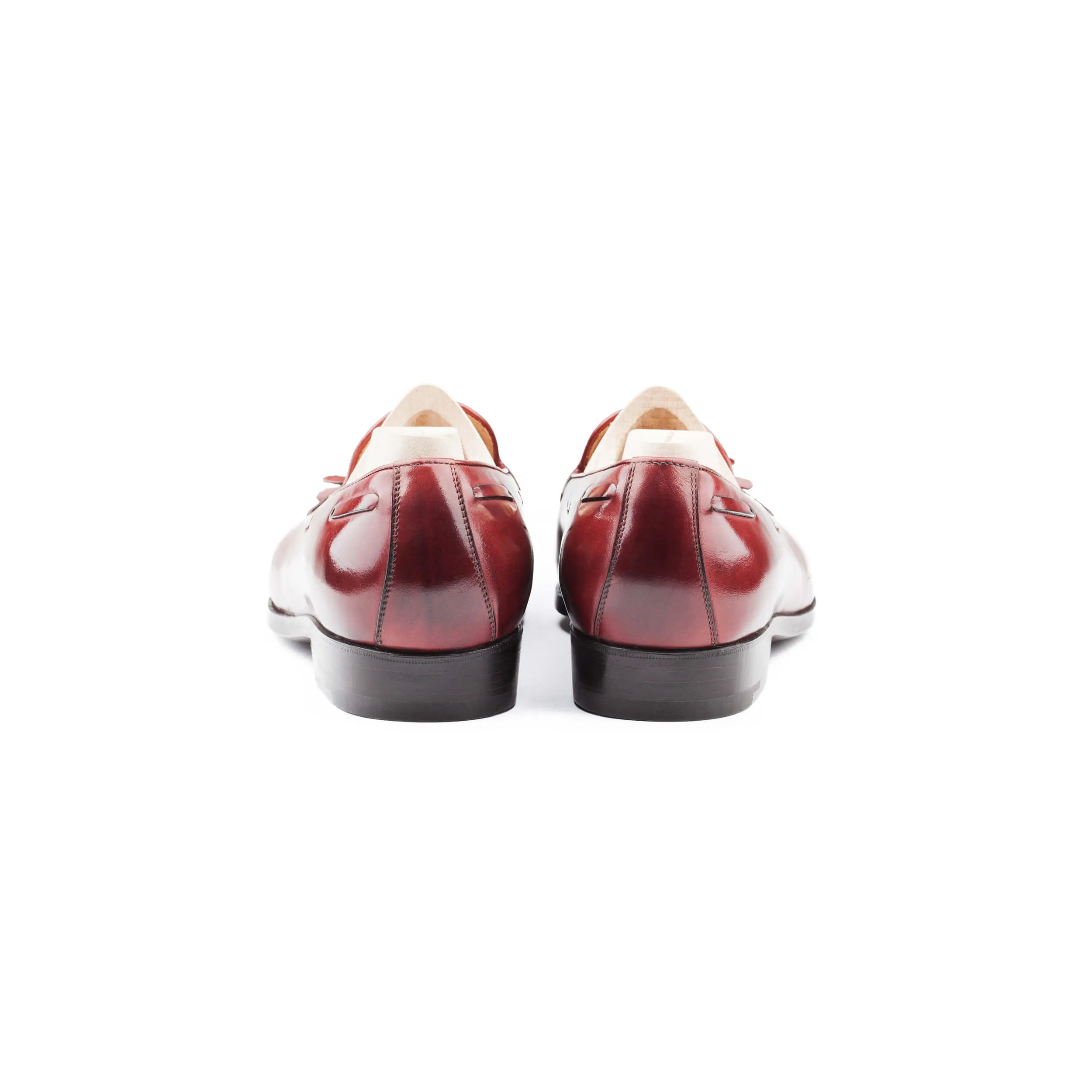 Tassel Loafer with hand stitched apron, short vamp