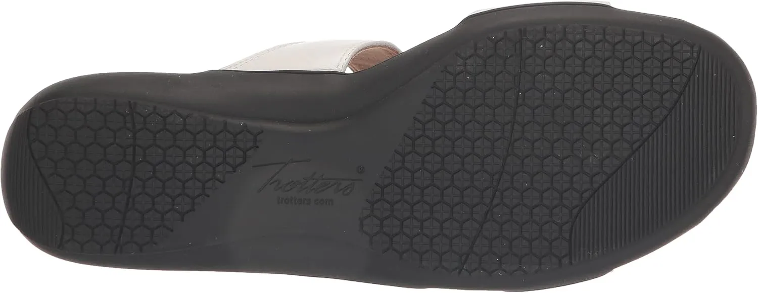 Trotters Women's Rose Flat Sandal