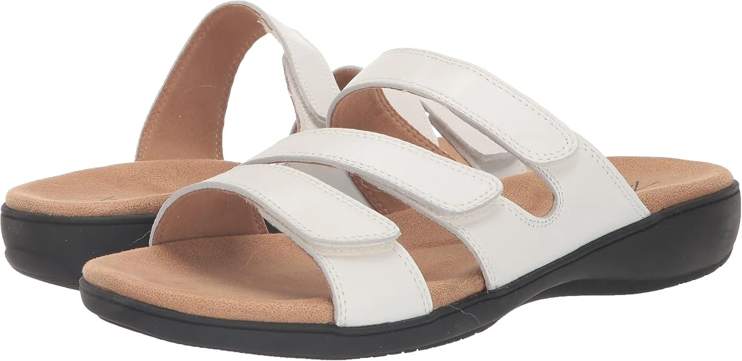Trotters Women's Rose Flat Sandal