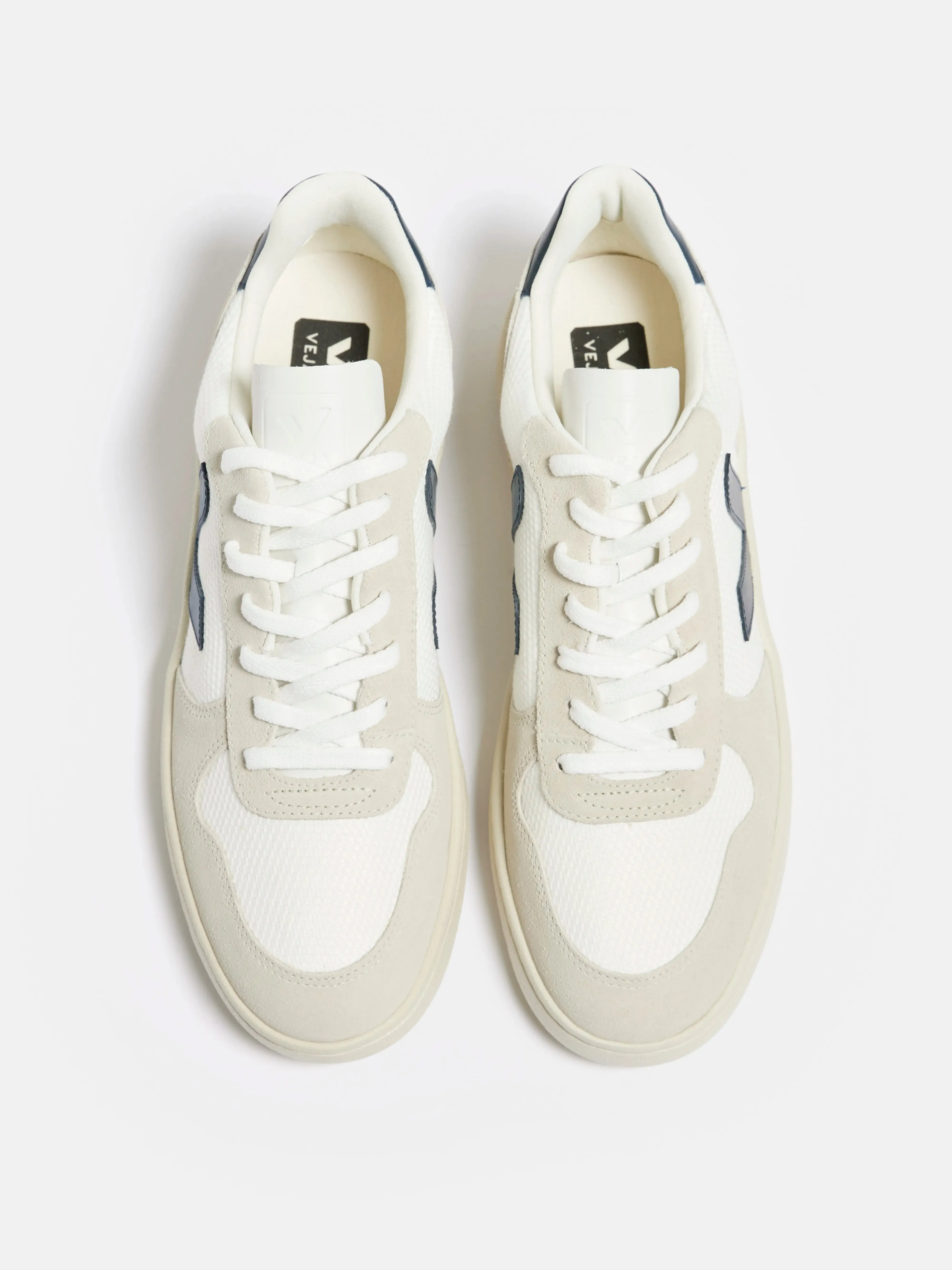 v-10 for men (241 / M / WHITE)