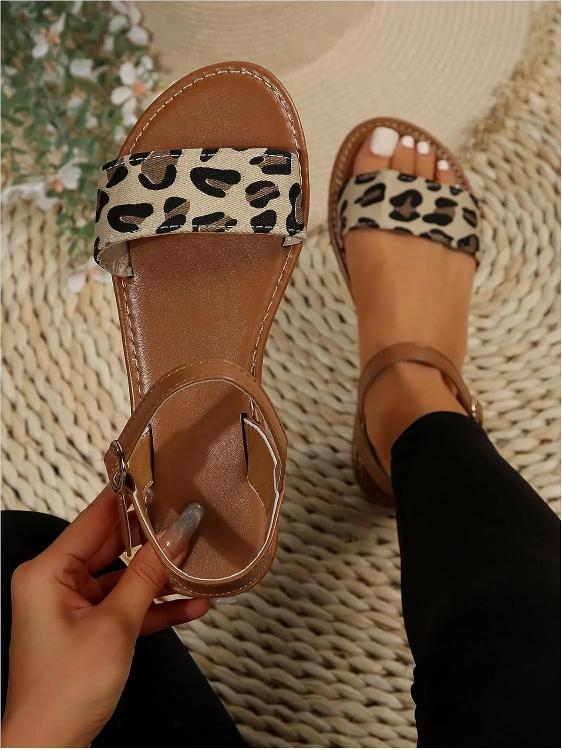 Verdusa Women's One Band Ankle Strap Flat Sandals Open Toe Walking Shoes