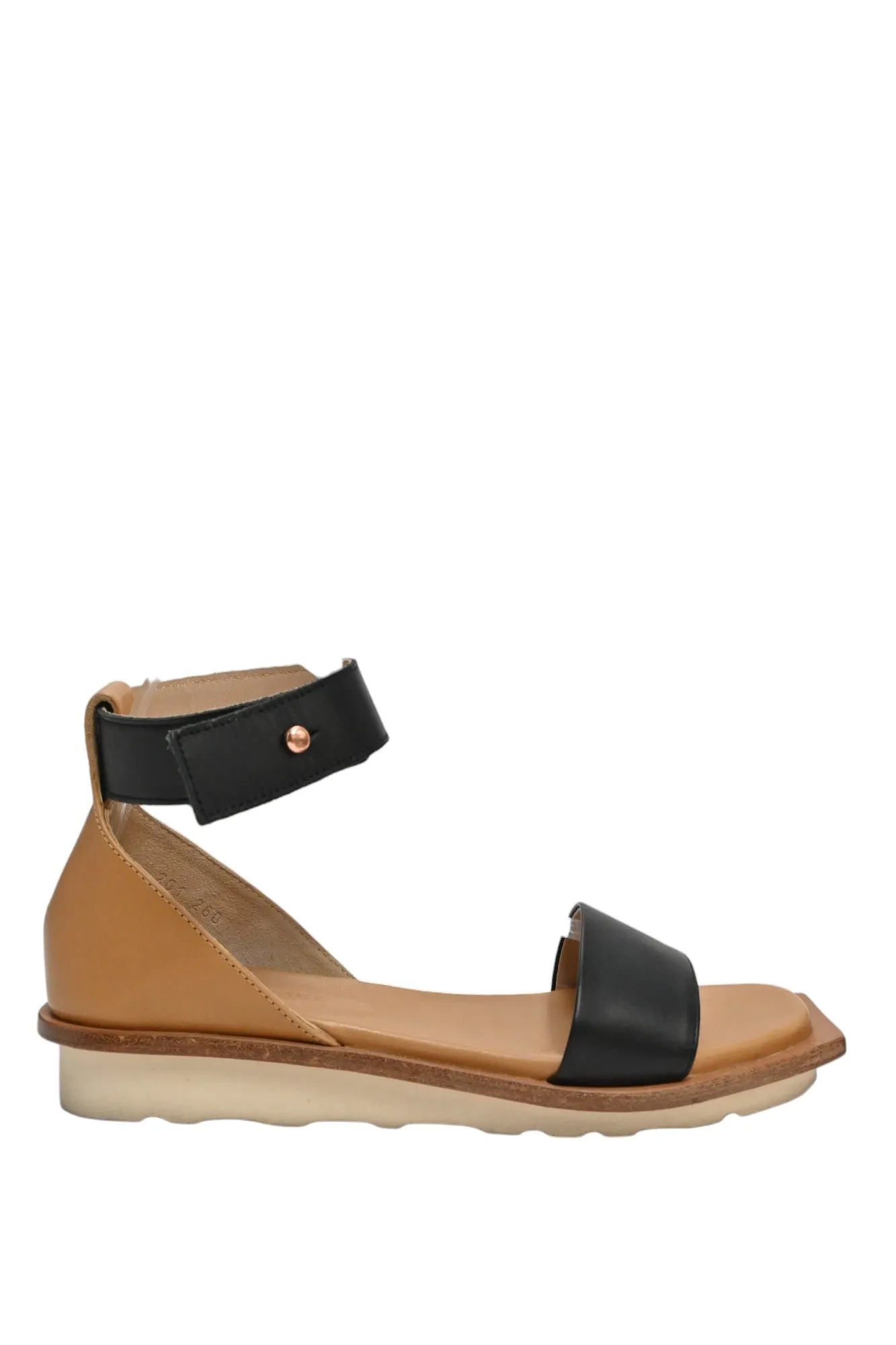 [WS6964] Issey Miyake | Flat sandals